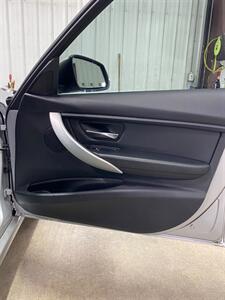 2016 BMW 320i xDrive - Photo 24 - Metropolis, IL 62960