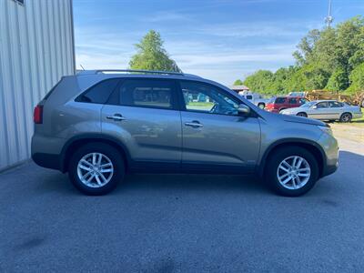 2014 Kia Sorento LX - Photo 5 - Metropolis, IL 62960