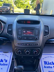 2014 Kia Sorento LX - Photo 11 - Metropolis, IL 62960