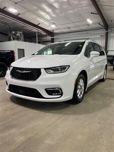 2022 Chrysler Pacifica Touring L   - Photo 1 - Metropolis, IL 62960