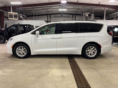 2022 Chrysler Pacifica Touring L   - Photo 3 - Metropolis, IL 62960