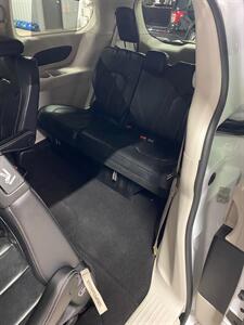 2022 Chrysler Pacifica Touring L   - Photo 22 - Metropolis, IL 62960