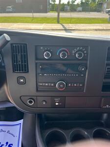 2018 Chevrolet Express 2500   - Photo 16 - Metropolis, IL 62960