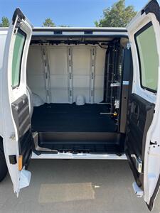 2018 Chevrolet Express 2500   - Photo 20 - Metropolis, IL 62960