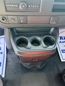 2018 Chevrolet Express 2500   - Photo 15 - Metropolis, IL 62960