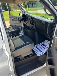 2018 Chevrolet Express 2500   - Photo 10 - Metropolis, IL 62960