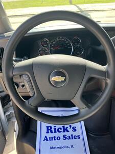 2018 Chevrolet Express 2500   - Photo 11 - Metropolis, IL 62960