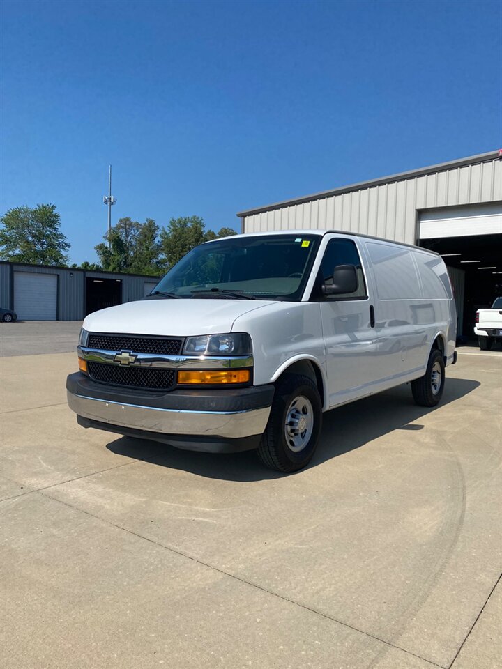 2018 Chevrolet Express 2500 - Photo 1 - Metropolis, IL 62960