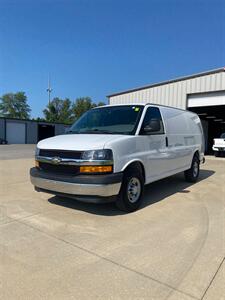 2018 Chevrolet Express 2500   - Photo 1 - Metropolis, IL 62960