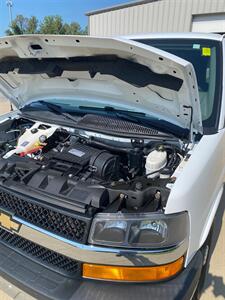 2018 Chevrolet Express 2500   - Photo 22 - Metropolis, IL 62960