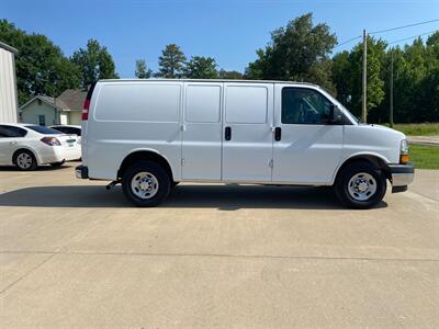 2018 Chevrolet Express 2500   - Photo 4 - Metropolis, IL 62960