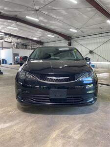 2017 Chrysler Pacifica Touring   - Photo 7 - Metropolis, IL 62960