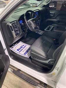 2019 Chevrolet Silverado 1500 LT - Photo 15 - Metropolis, IL 62960