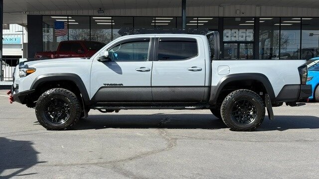 2021 Toyota Tacoma TRD Off-Road V6   - Photo 11 - Reno, NV 89511