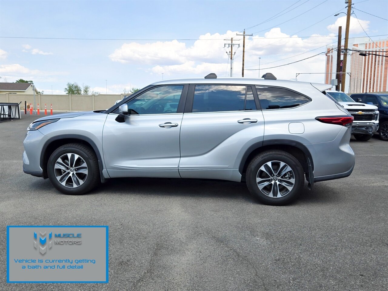 2023 Toyota Highlander XLE - Photo 3 - Reno, NV 89511