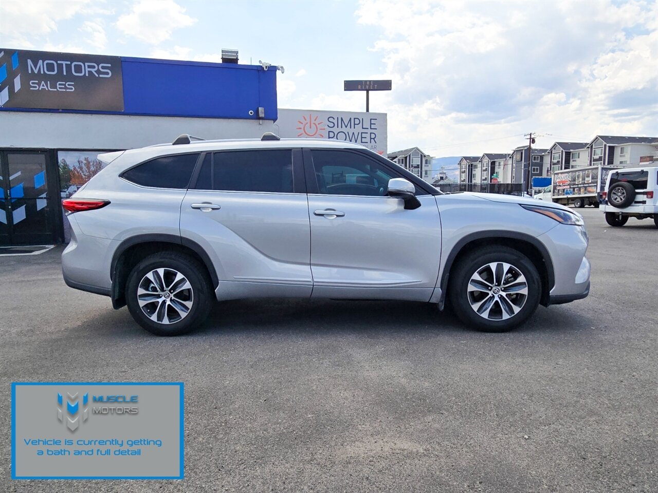 2023 Toyota Highlander XLE - Photo 5 - Reno, NV 89511