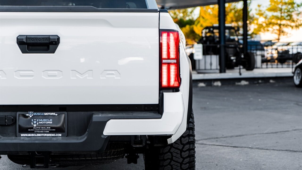 2024 Toyota Tacoma TRD Off-Road   - Photo 12 - Reno, NV 89511