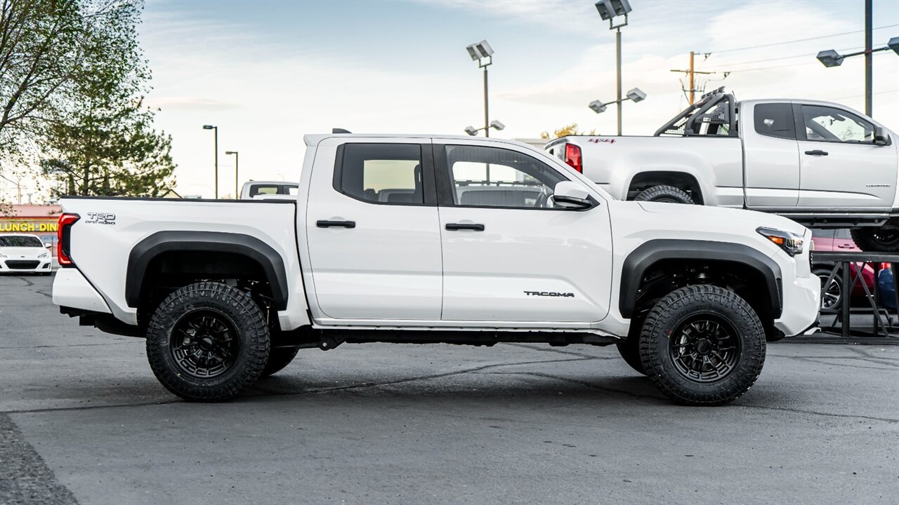 2024 Toyota Tacoma TRD Off-Road   - Photo 5 - Reno, NV 89511