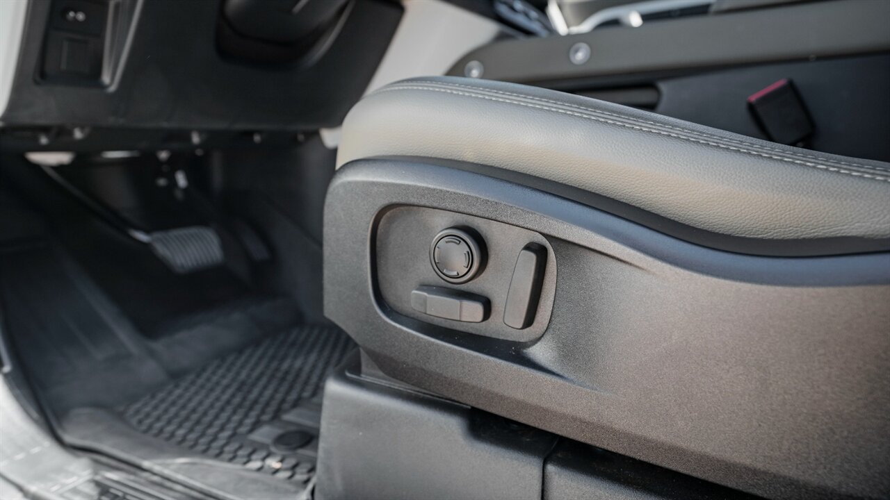 2024 Land Rover Defender S - Photo 25 - Reno, NV 89511
