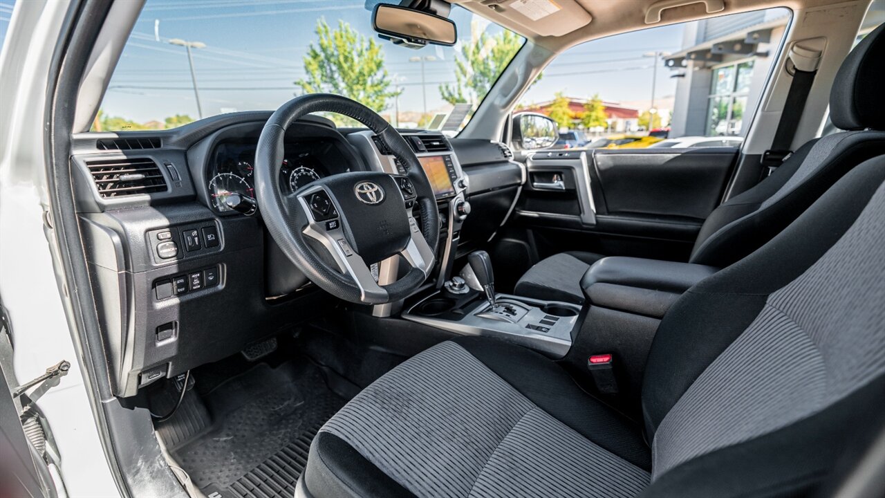 2020 Toyota 4Runner SR5   - Photo 18 - Reno, NV 89511