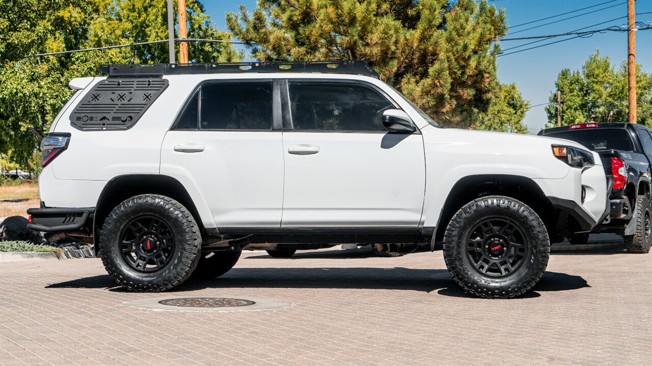 2020 Toyota 4Runner SR5   - Photo 5 - Reno, NV 89511