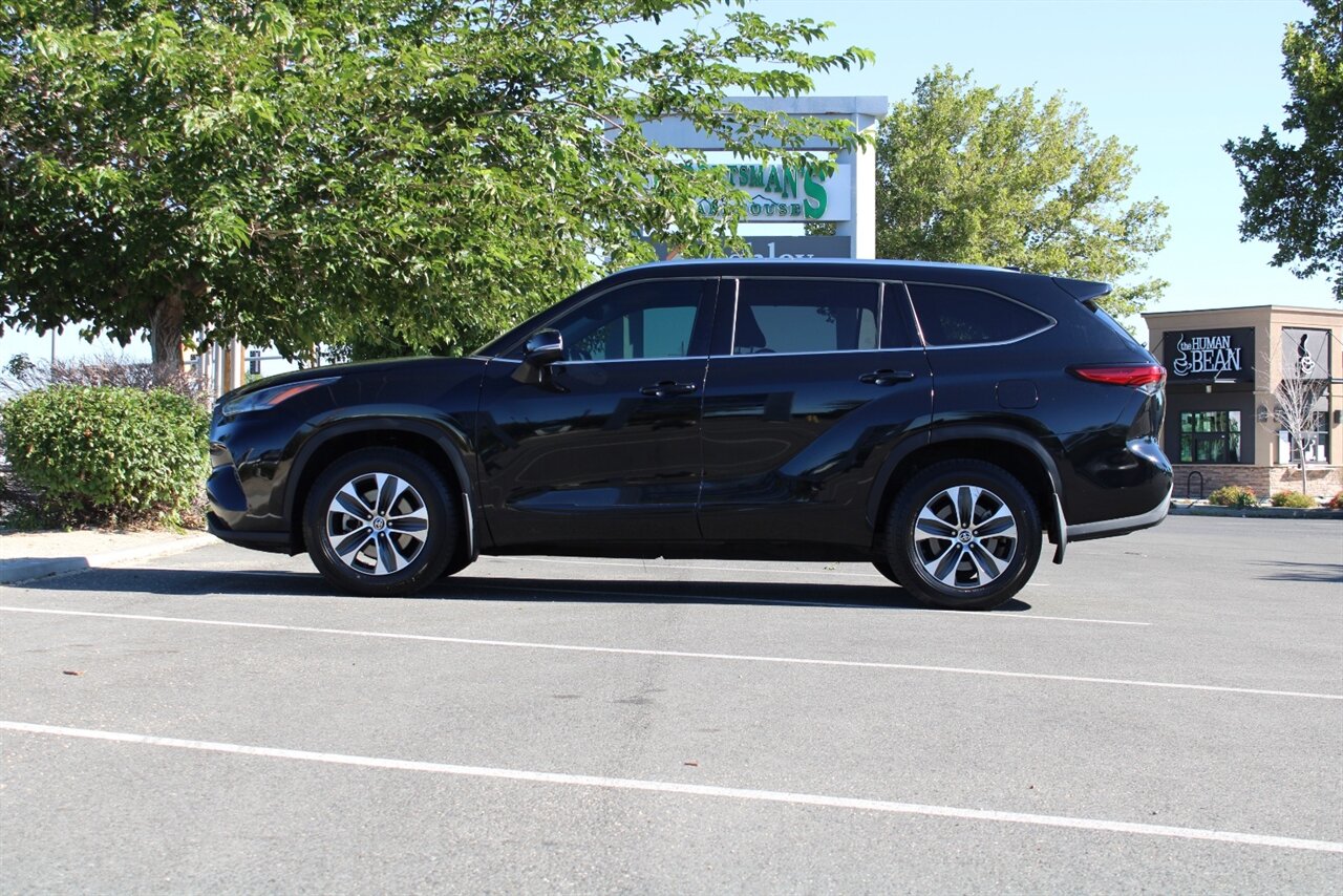 2021 Toyota Highlander XLE - Photo 11 - Reno, NV 89511