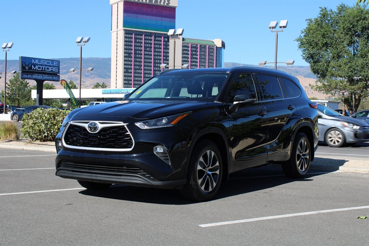 2021 Toyota Highlander XLE - Photo 3 - Reno, NV 89511