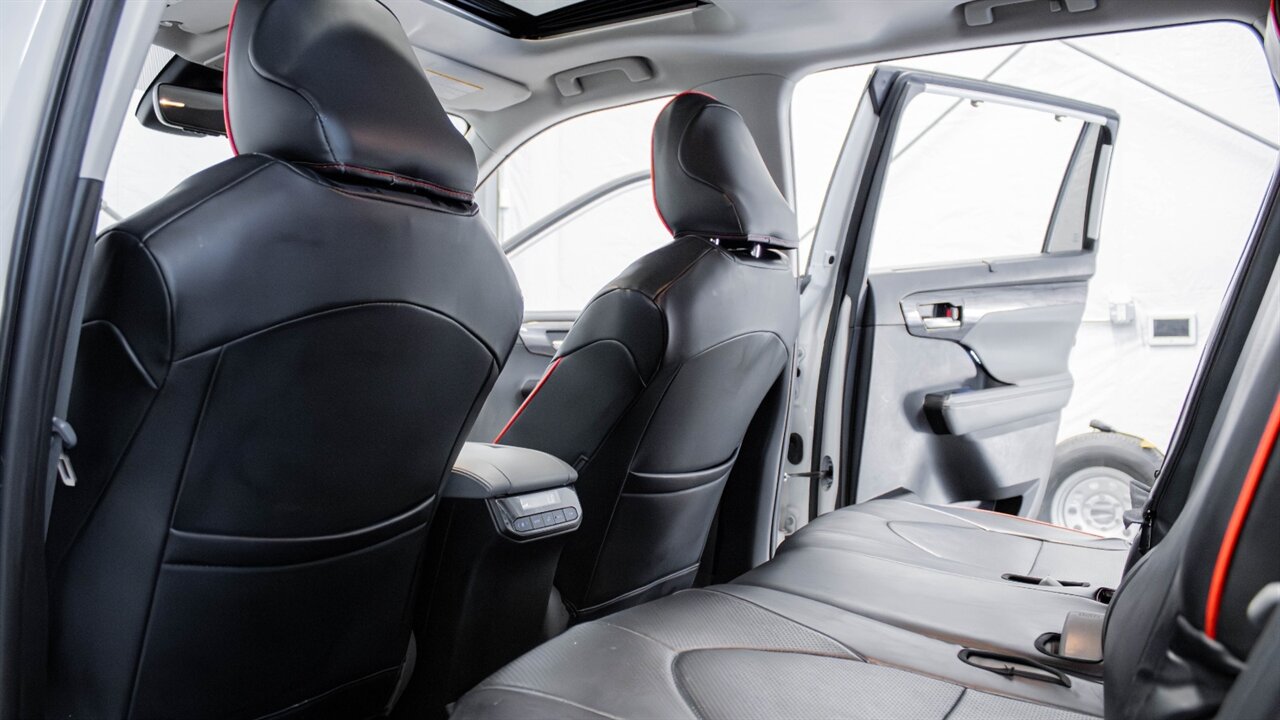 2022 Toyota Highlander Limited - Photo 33 - Reno, NV 89511