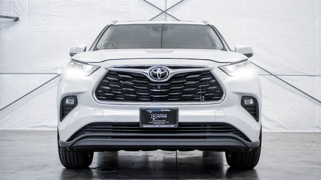 2022 Toyota Highlander Limited - Photo 4 - Reno, NV 89511