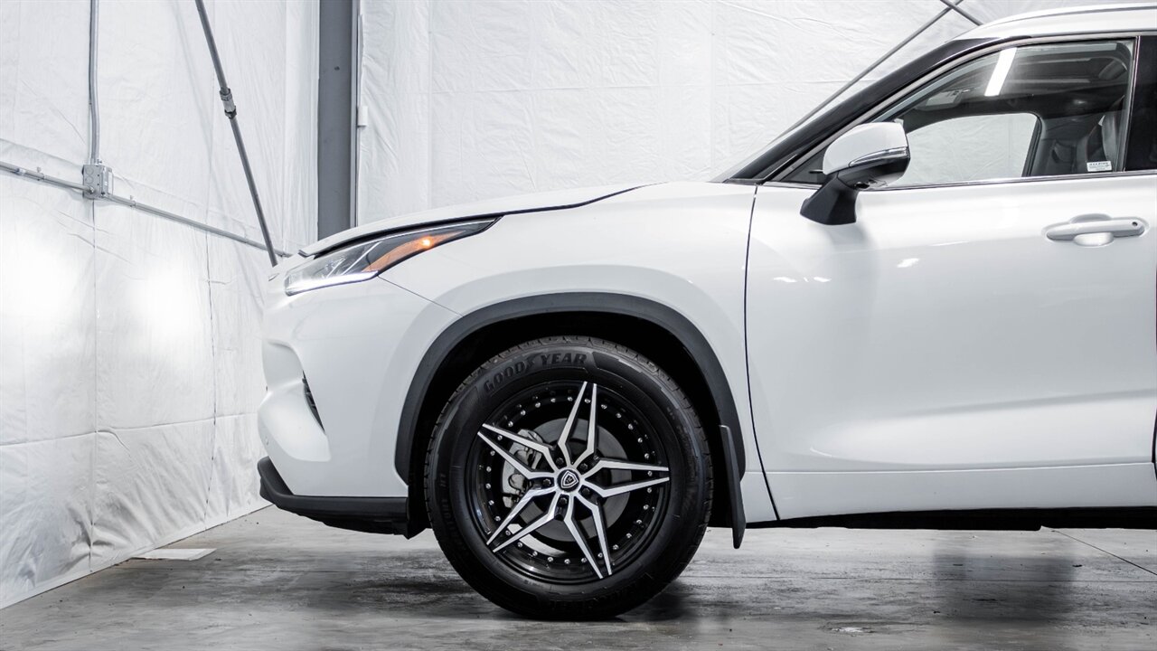 2022 Toyota Highlander Limited - Photo 10 - Reno, NV 89511