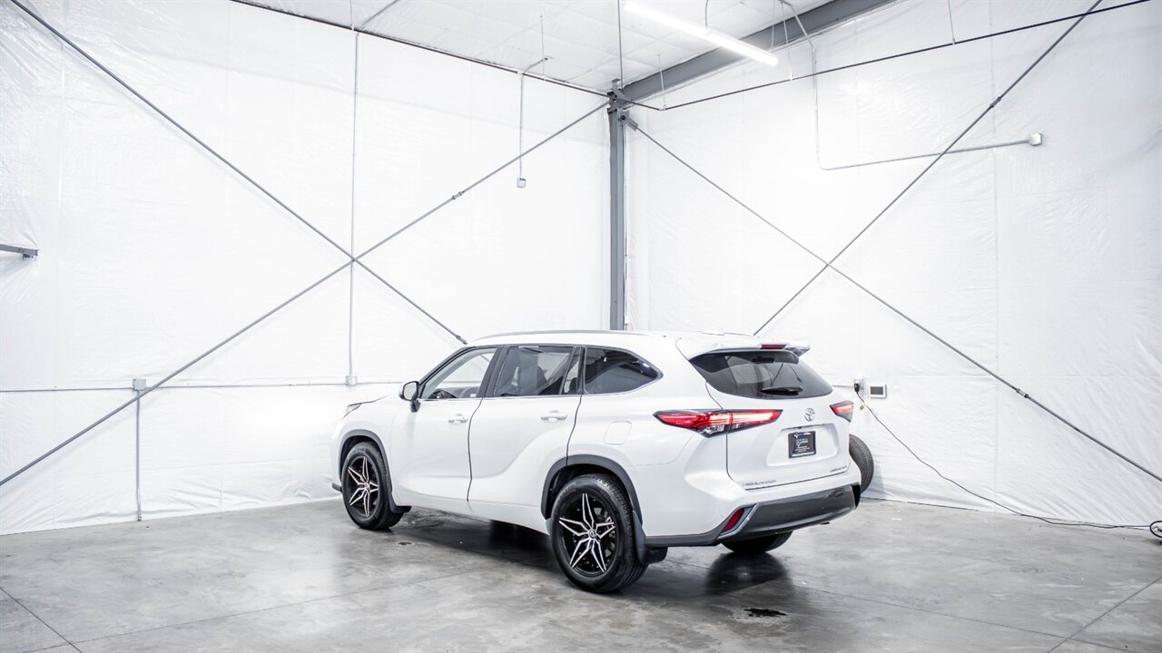 2022 Toyota Highlander Limited - Photo 8 - Reno, NV 89511