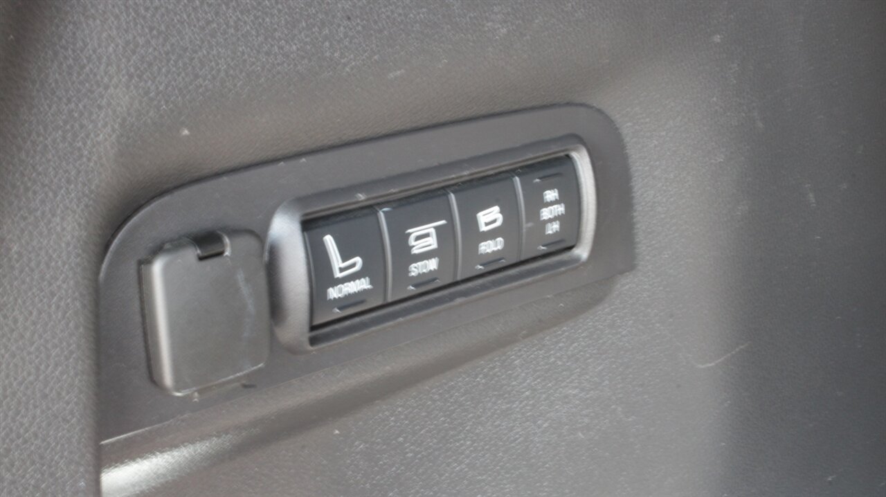 2014 Ford Explorer Limited - Photo 16 - Reno, NV 89511