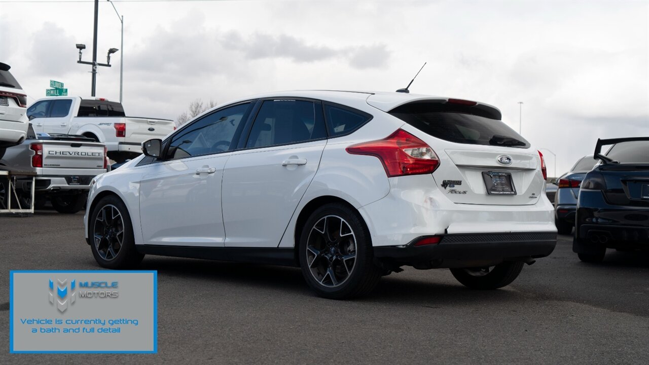 2014 Ford Focus SE   - Photo 2 - Reno, NV 89511