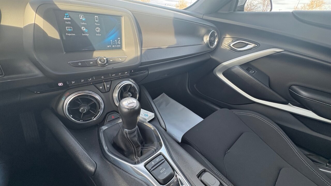 2017 Chevrolet Camaro 1LT   - Photo 18 - Reno, NV 89511