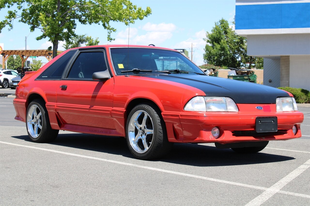1990 Ford Mustang's photo