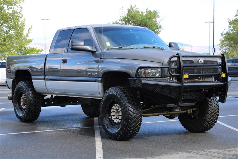 Gray 2002 Dodge RAM 2500 SLT Quad Cab 4WD Pickup Truck Four-Wheel Drive Automatic
