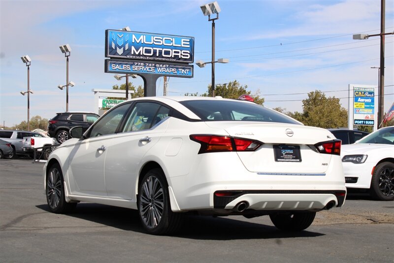 2023 Nissan Altima 2.5 SR  