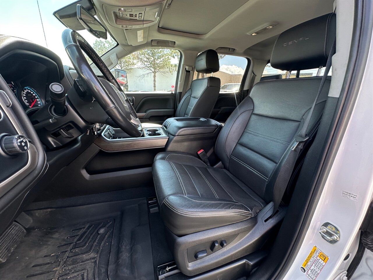 2019 GMC Sierra 3500 Denali - Photo 9 - Reno, NV 89511