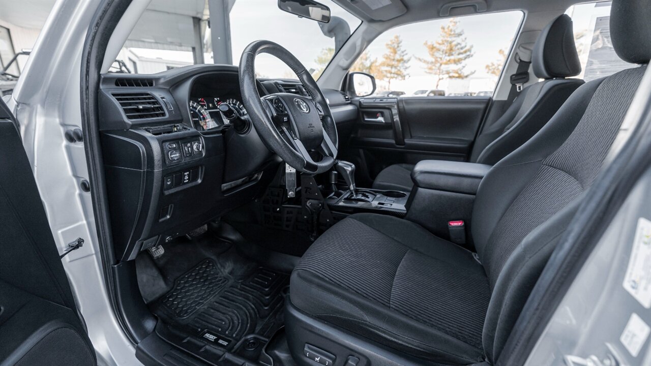 2018 Toyota 4Runner TRD Off-Road   - Photo 19 - Reno, NV 89511