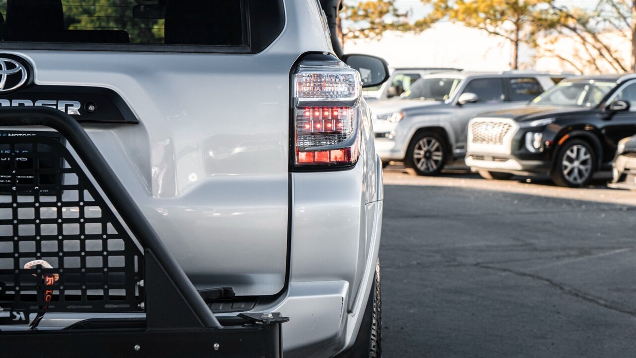 2018 Toyota 4Runner TRD Off-Road   - Photo 16 - Reno, NV 89511