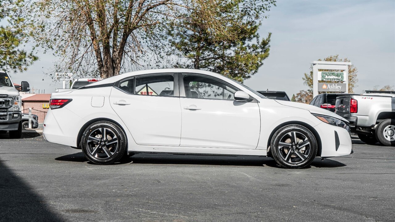 2024 Nissan Sentra SV photo 3