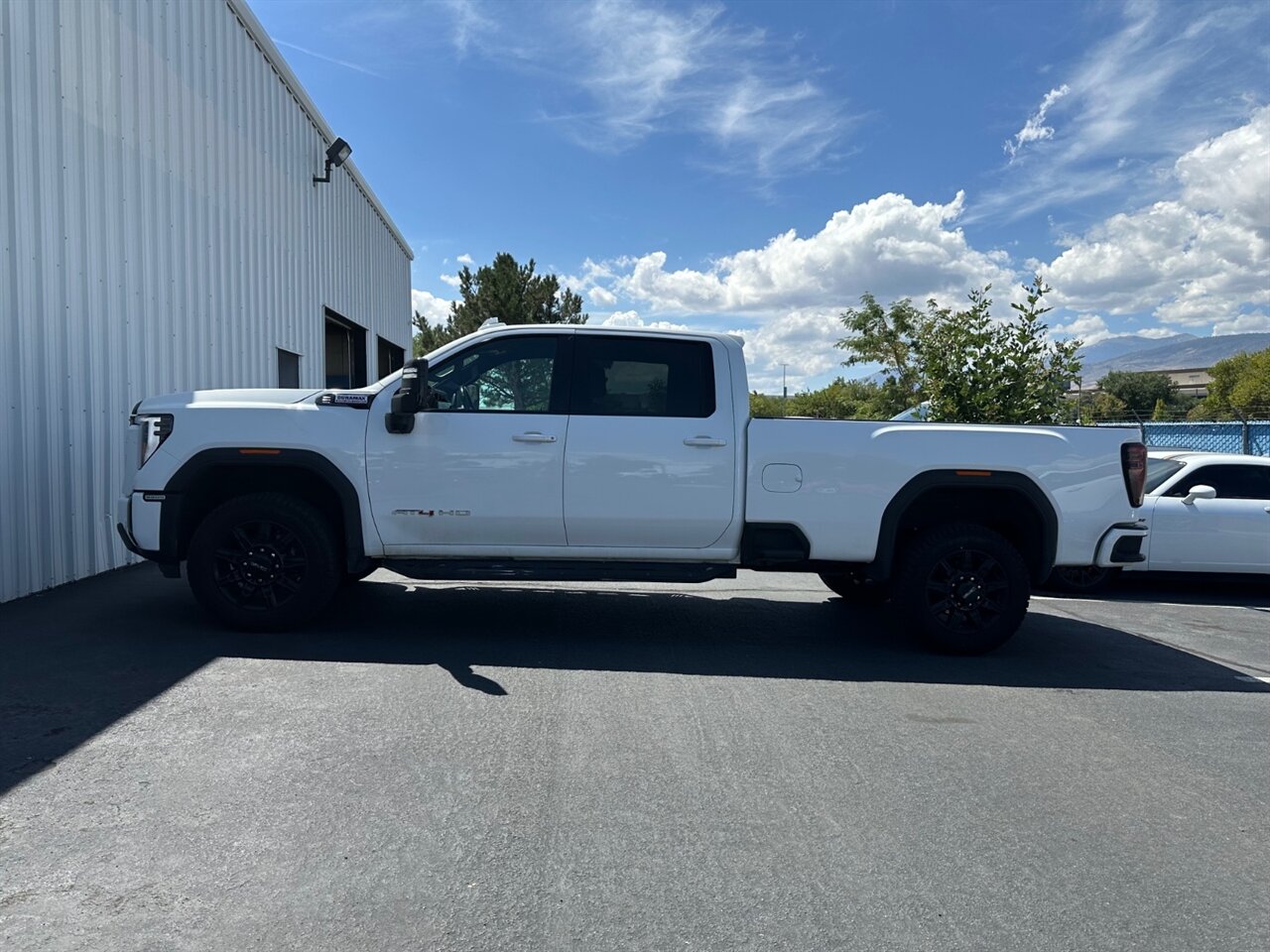 2024 GMC Sierra 2500 AT4 - Photo 3 - Reno, NV 89511