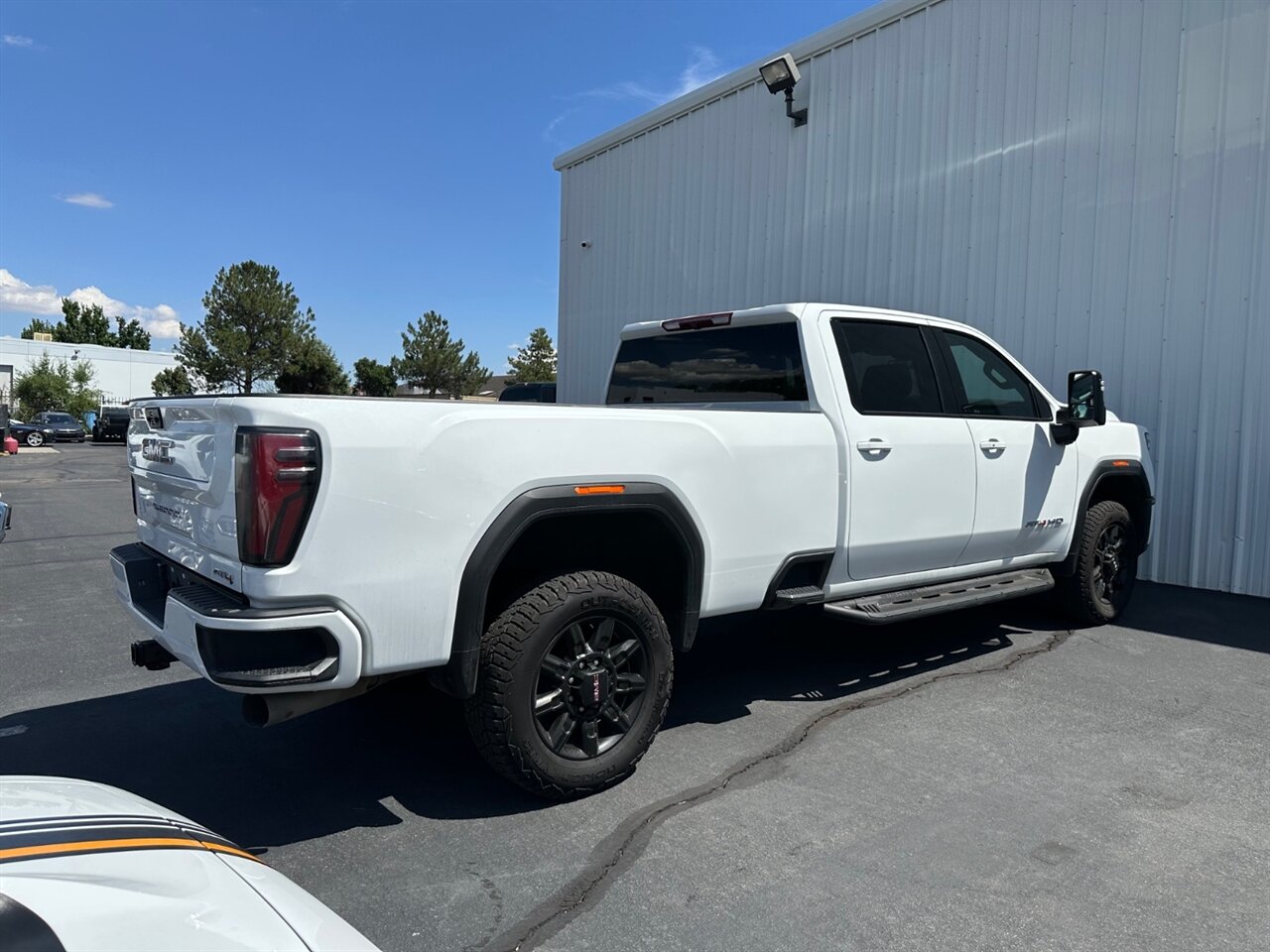 2024 GMC Sierra 2500 AT4 - Photo 8 - Reno, NV 89511