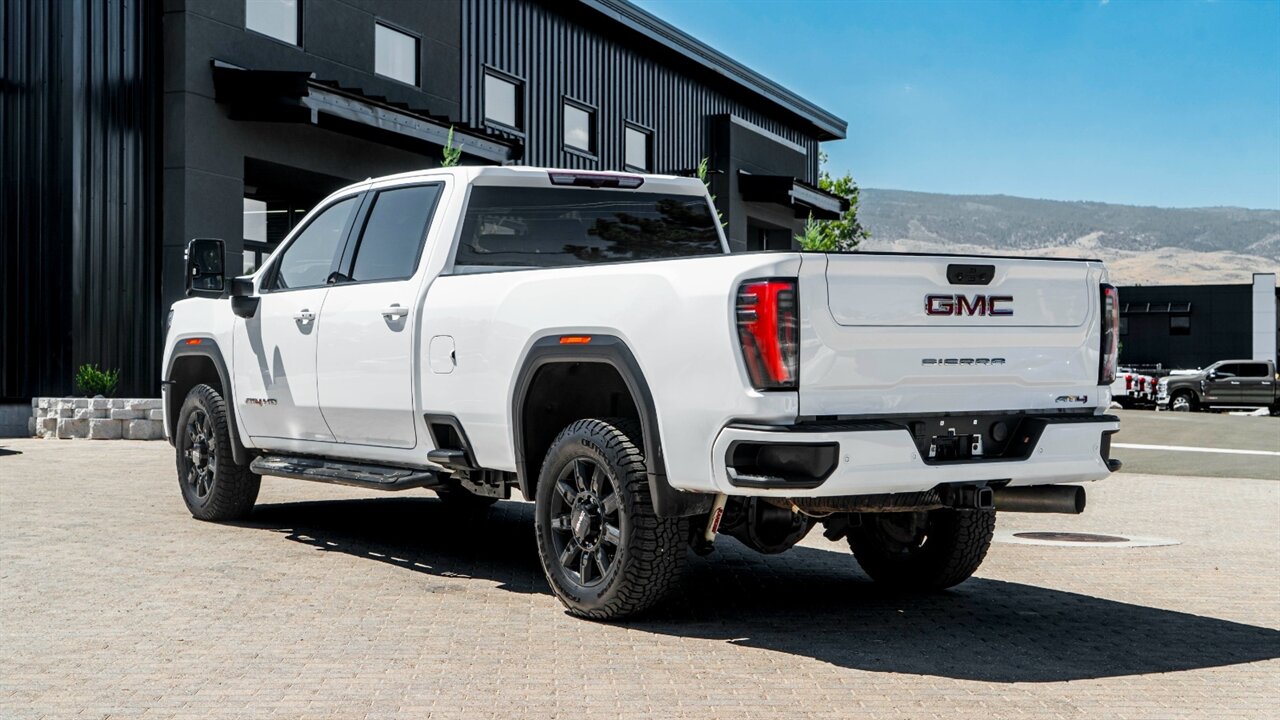 2024 GMC Sierra 2500 AT4 - Photo 2 - Reno, NV 89511