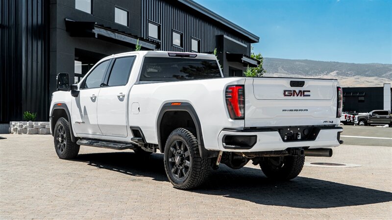 2024 GMC Sierra 2500 AT4  