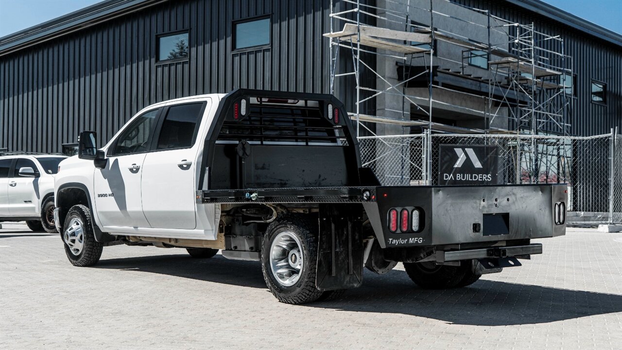 2022 Chevrolet Silverado 3500HD CC LT Flatbed   - Photo 2 - Reno, NV 89511