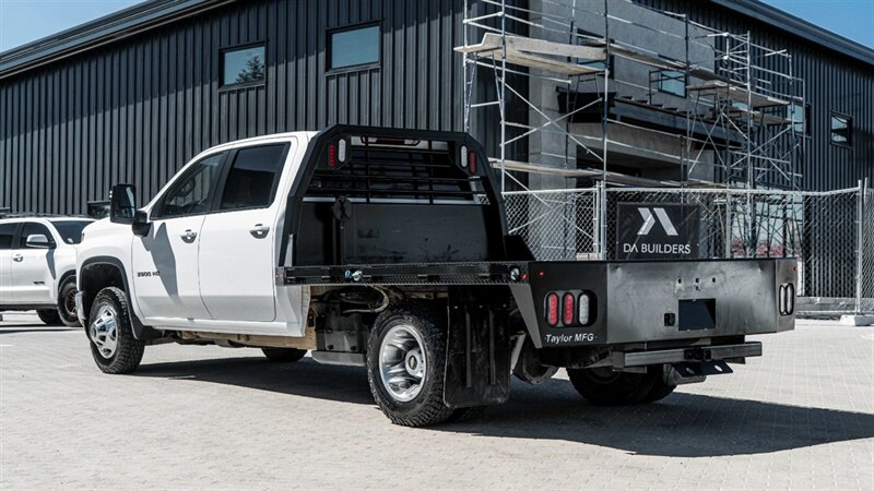 2022 Chevrolet Silverado 3500HD CC LT Flatbed  