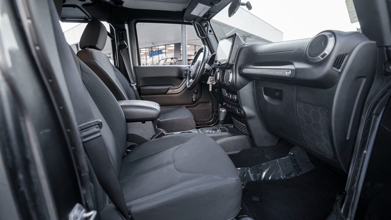 2017 Jeep Wrangler Unlimited Sport   - Photo 18 - Reno, NV 89511