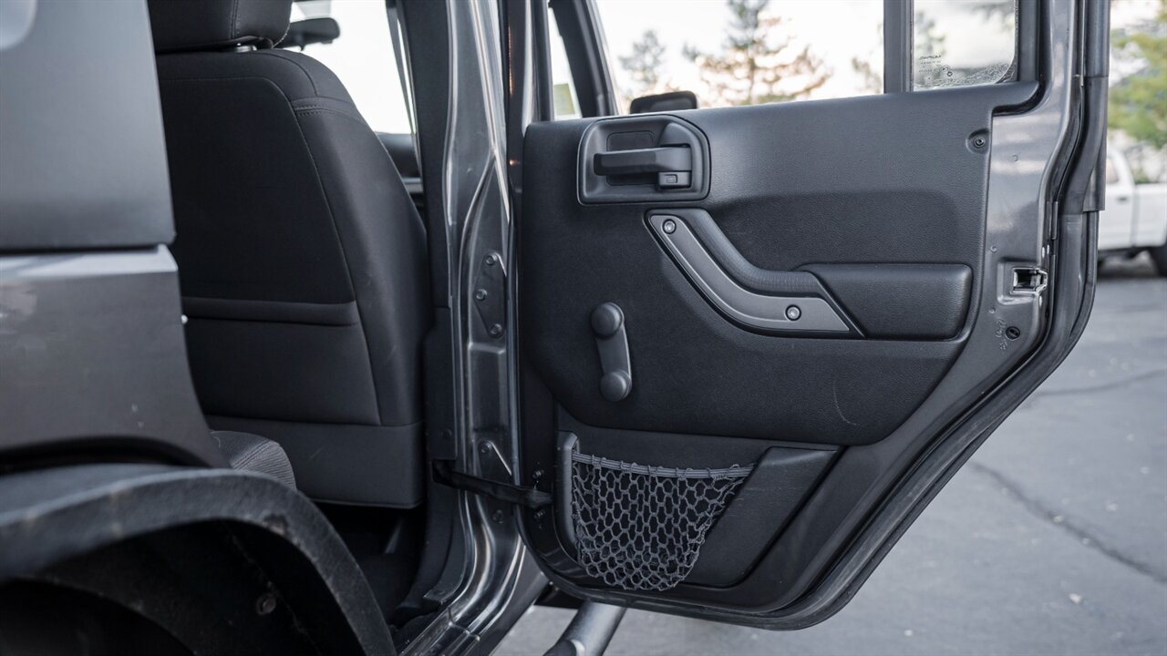 2017 Jeep Wrangler Unlimited Sport   - Photo 31 - Reno, NV 89511