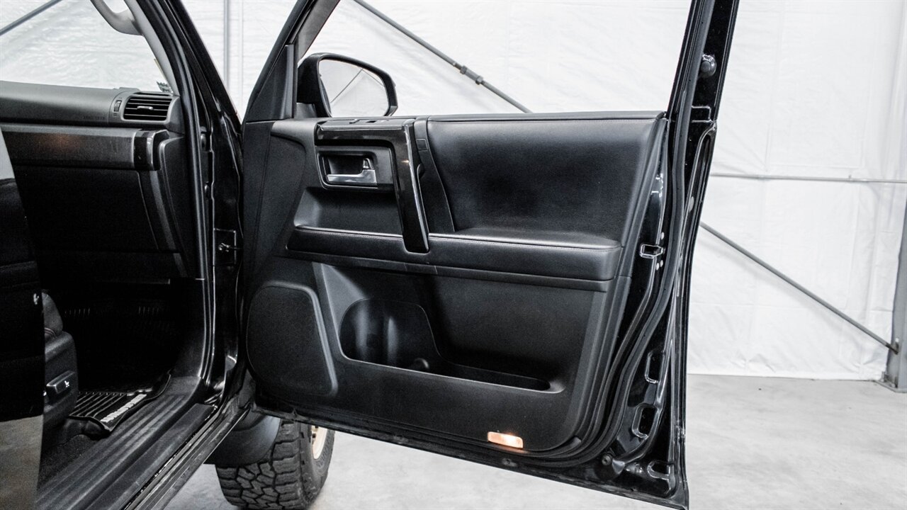 2019 Toyota 4Runner TRD Off-Road Premium   - Photo 34 - Reno, NV 89511